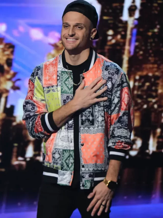 AGT 17 VID: Dustin Travella's incredible magic with Sarah and Sofia